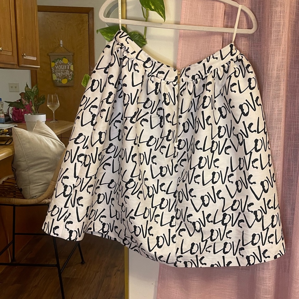 **RARE** Kate Spade ♠️ “Love” skirt - Picture 2 of 8
